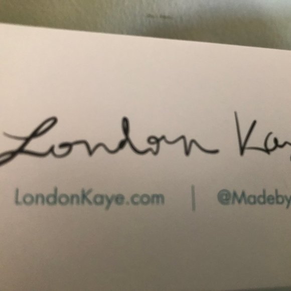 NWT London Kaye Cropped Christmas Sweater Vest Women’s Size Medium - Picture 3 of 3